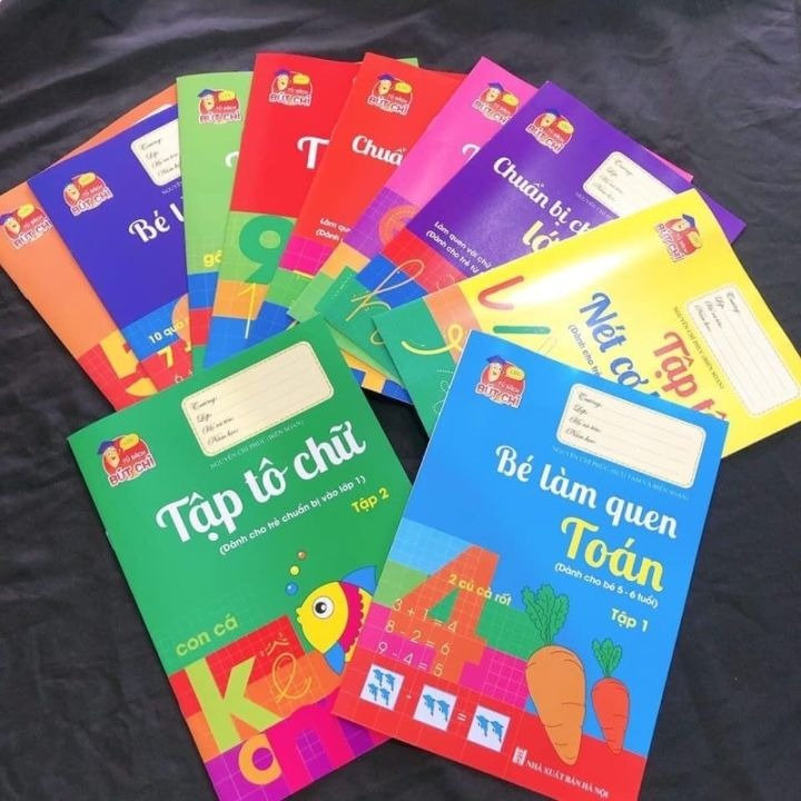 Set 10 Quyển Tập Tô Kèm 2 Bút Chì