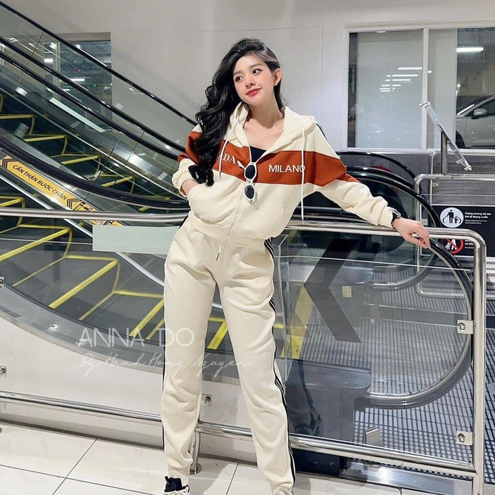 Set Bộ Đồ Nỉ Nữ Có Nón Phối 3 Sọc Thêu Milano Chất Nỉ Mềm Mịn Sang Chảnh -htm Fashion