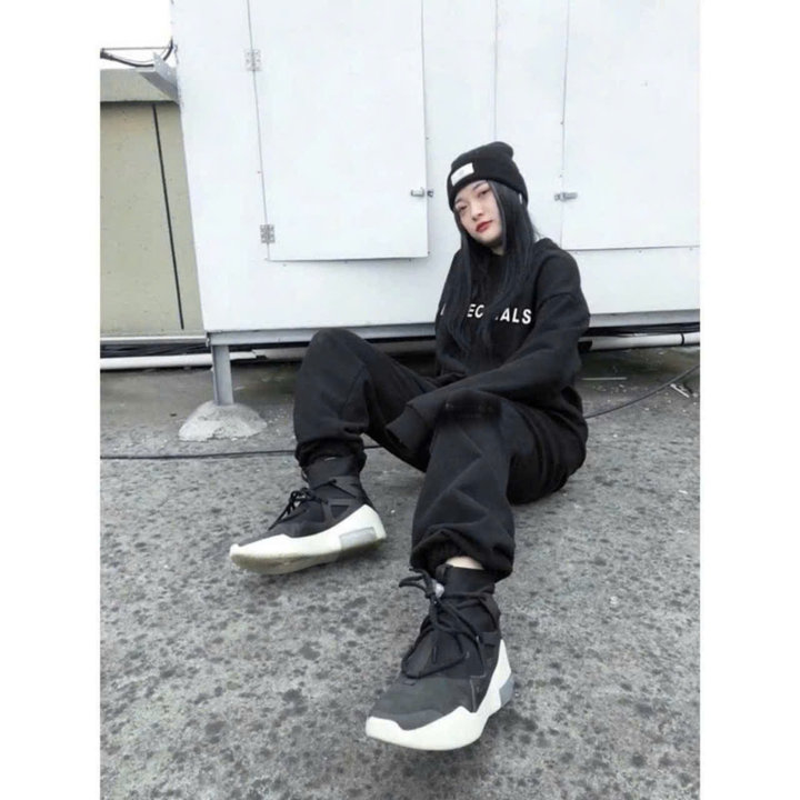 Alternative view of Sét Quần Joker Thụng Cạp Chun + Mix Áo Sweater Thu Đông Cổ Trong Essentail Dài Tay