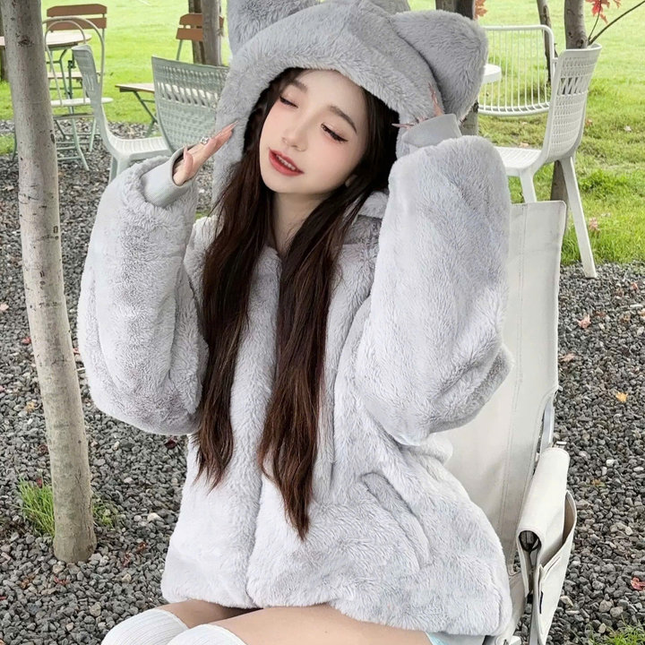 Xả Áo Khoác Lông Gấu Xám Khoá Đồng Loại 1