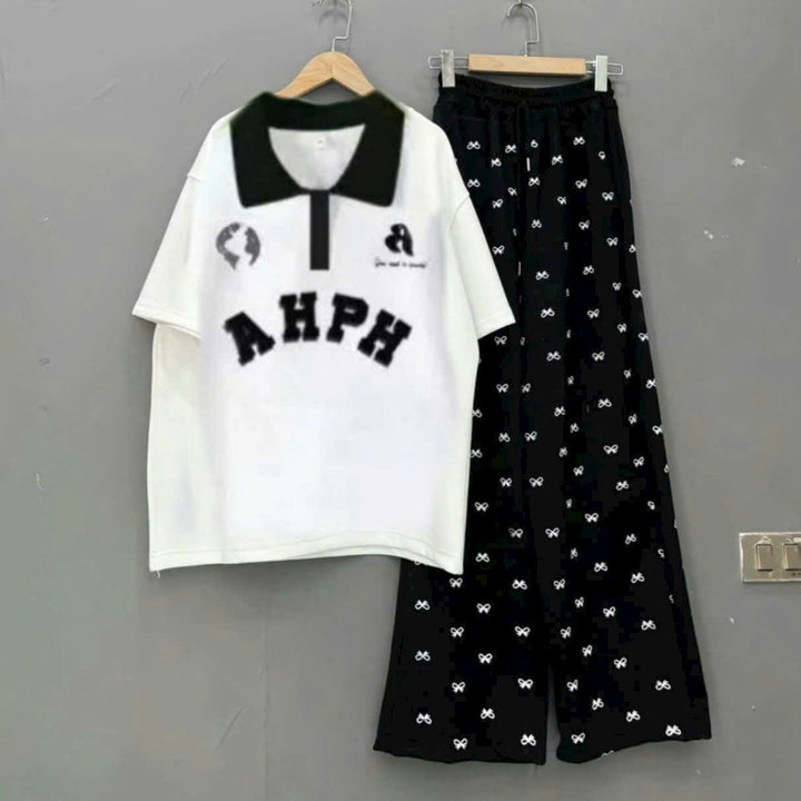 Alternative view of Tổng Hợp Các Set Bộ Quần Hoạ Tiết Nơ + Kèm Áo Polo Có Cổ Bẻ