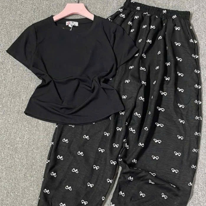 Alternative view of Sét Quần Hoạ Tiết Nơ + Kèm Áo Thun Tăm Croptop Trơn