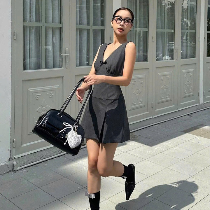 Alternative view of [shoppumi] Đầm Fallon Tone Xám Sát Nách Viền Ren Sm Pumi