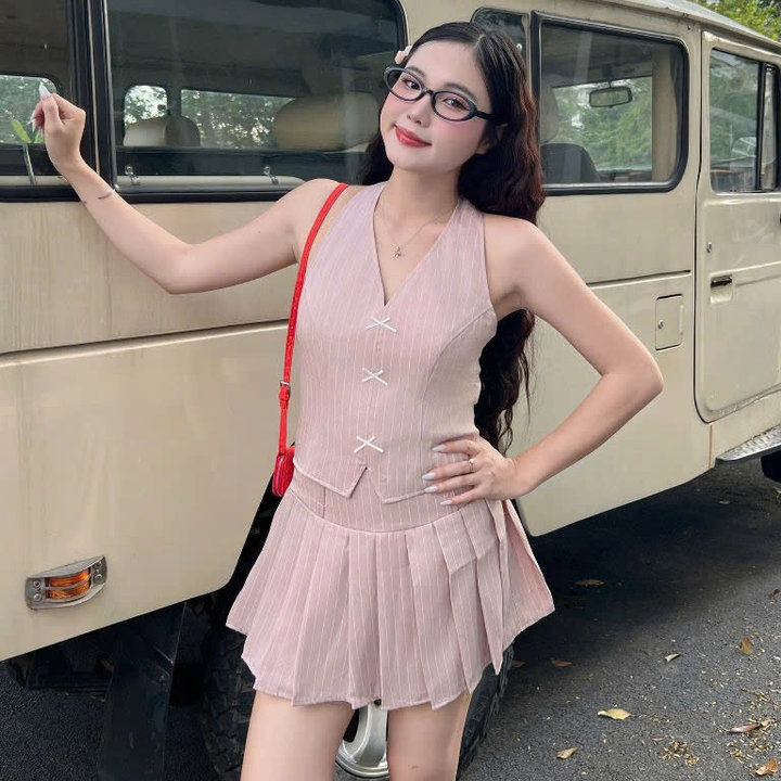 Alternative view of [shooppumi] Set Áo Vest Cotton Sọc Sát Nách Kèm Chân Váy Xếp Ly Khóa Kéo 2 Màu Sm Pumi