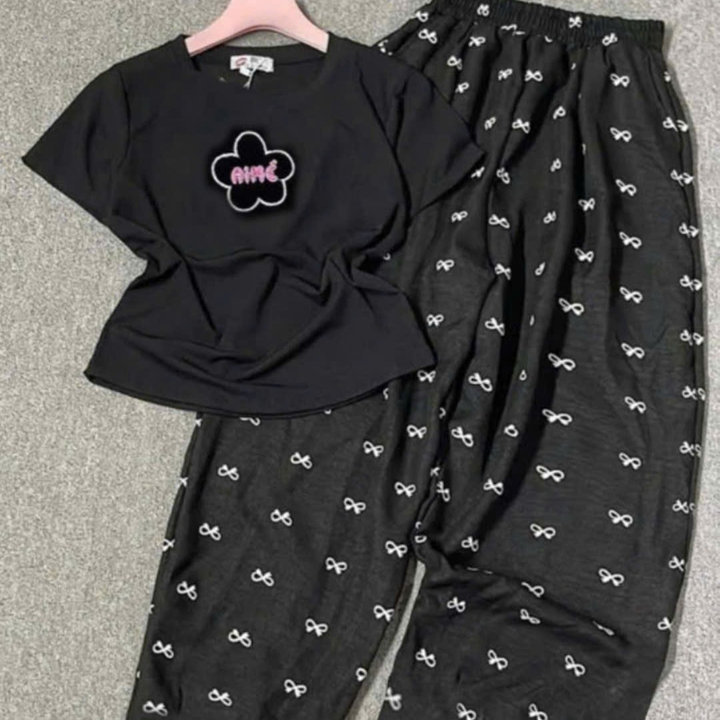 Alternative view of Sét Bộ Quần Ống Rộng Nơ + Mix Áo Croptop Thêu Bông Hoa