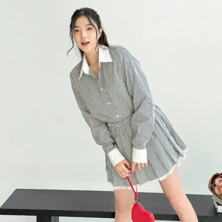 Alternative view of [shoppumi] Set Bunny Cotton Sọc Kẻ Tay Dài Kèm Chân Váy Xếp Ly Khóa Kéo 2 Màu Freesize Pumi