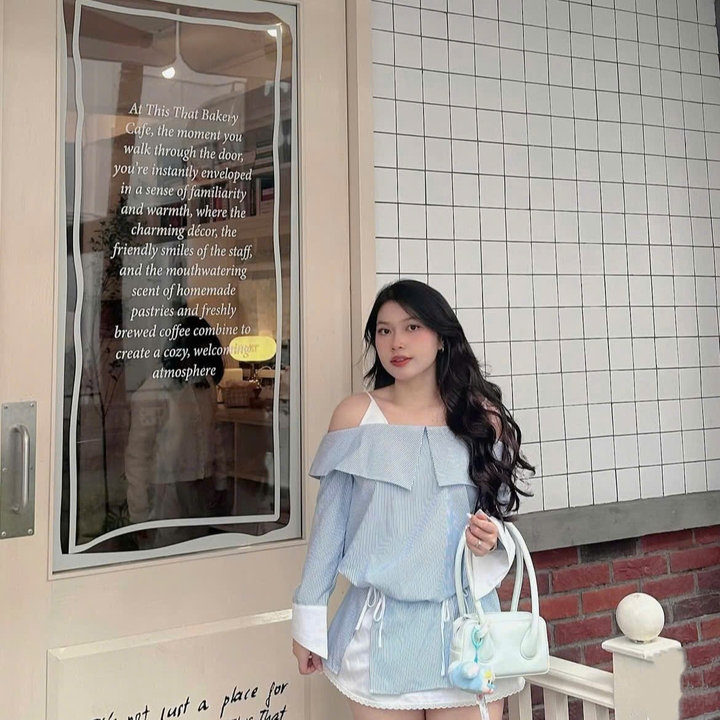 Alternative view of [shoppumi] Đầm Sọc Xanh Winnie Trễ Vai Tay Dài Rút Eo Viền Lai Freesize Pumi