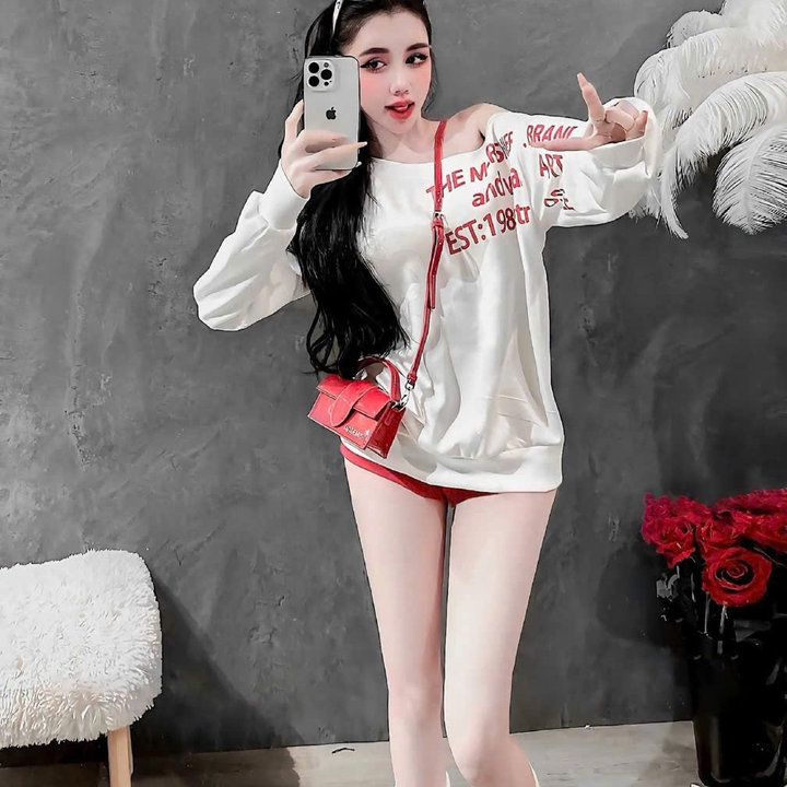 Set Áo Lệch Vai Form Rộng In Chữ Kèm Quần Sort - Lê Phương Boutique