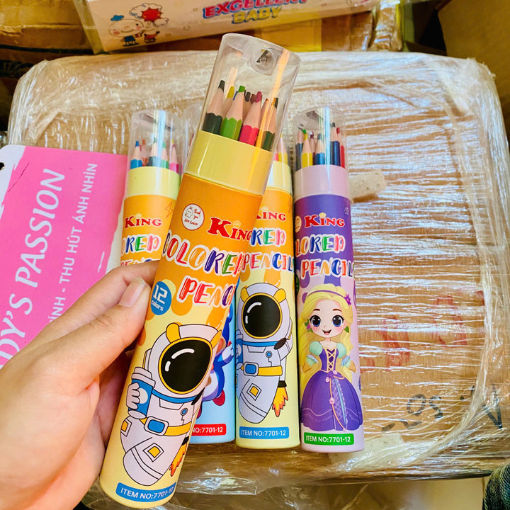 Hộp Bút Chì Màu Gỗ 12 Màu Kèm Gọt Ở Nắp 028 - Lady's Passion