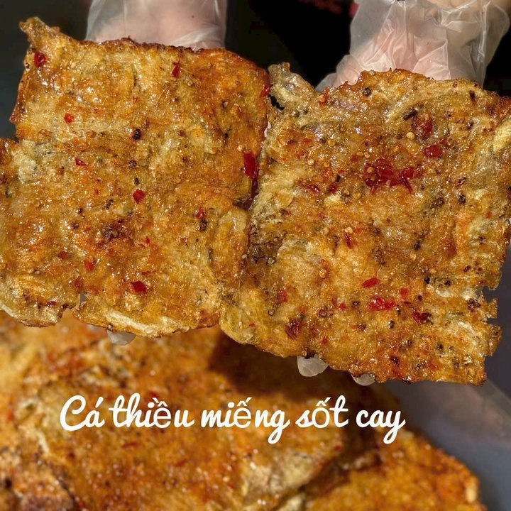 Alternative view of Cá Thiều Miếng Sốt Cay - Món Quà Vặt "chân Ái" Cho Dân Văn Phòng 250g - Winnie House