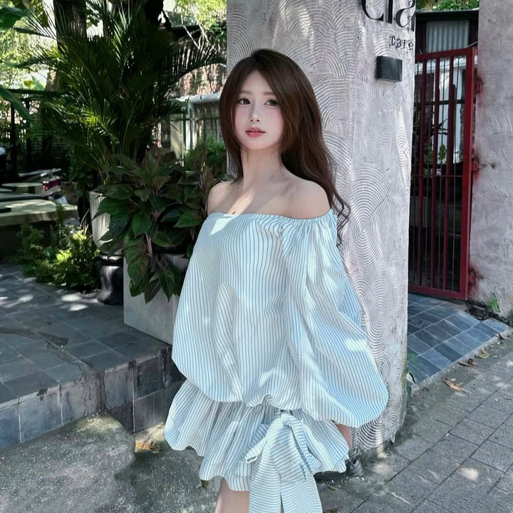 Alternative view of [shoppumi] Đầm Bẹt Vai Tay Bồng Dài Lai Tầng Lai Nhiều Màu Freesize