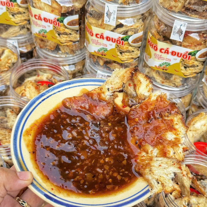 Alternative view of Khô Cá Đuối Mắm Me: Đặc Sản "vạn Người Mê" 350g - Winnie House