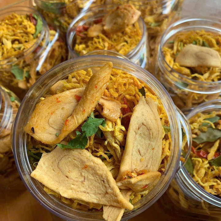 Tai Heo Sốt Mắm Bơ Lắc Khô Gà – Giòn Tan, Đậm Đà 350g - Winnie House