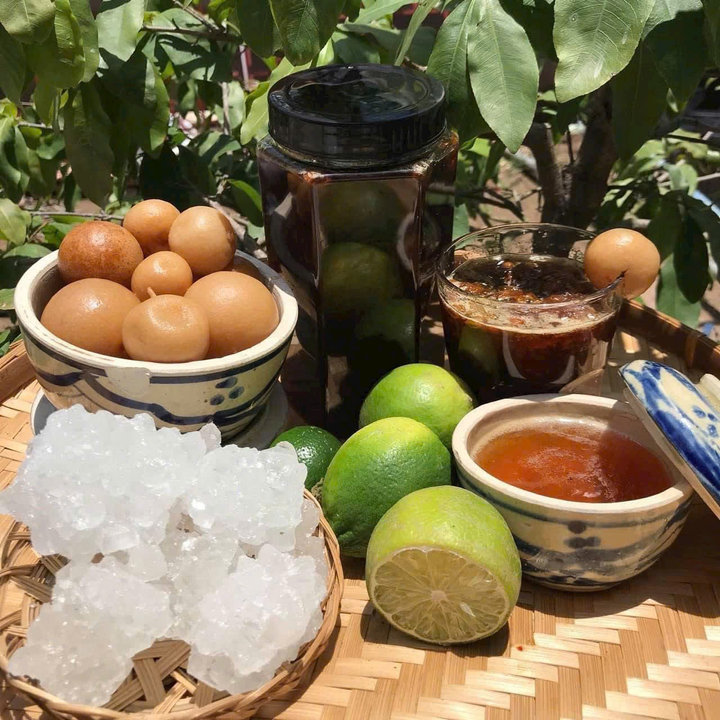 Alternative view of Tắc Muối Ngâm Đường Phèn – Giải Cảm, Giữ Ấm Cổ Họng, Tăng Sức Đề Kháng 1kg - Winnie House