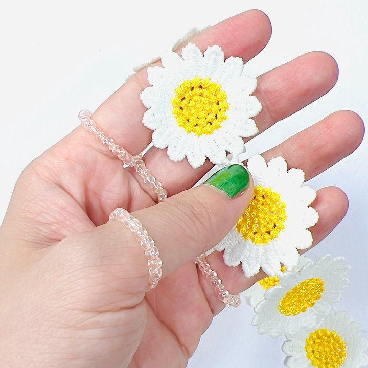 Alternative view of Nhẫn Handmade Màu Hồng Mã 05 Dạng Tròn Trong Suốt Lấp Lánh