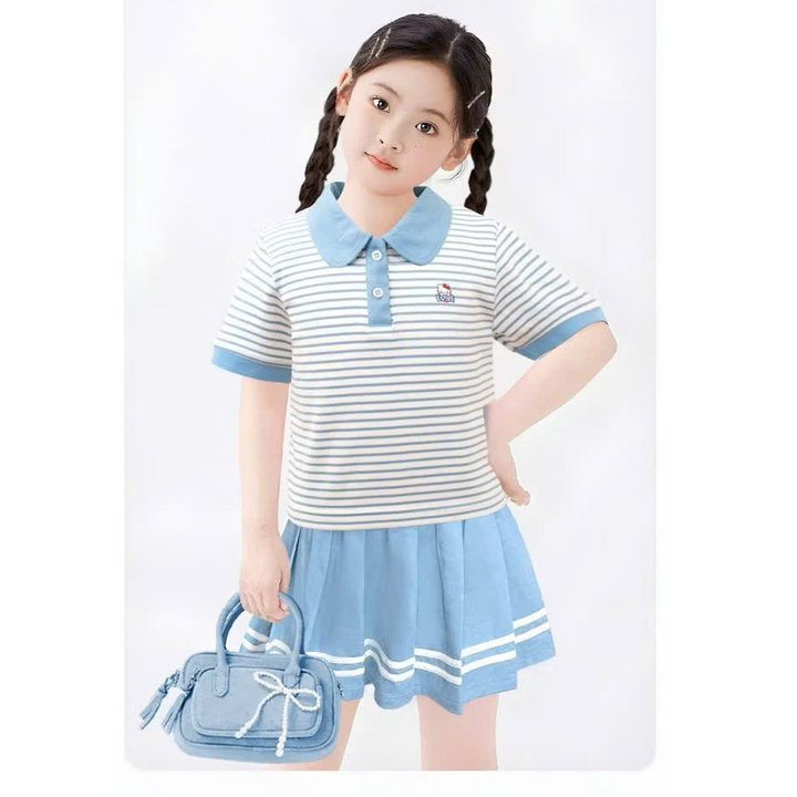 Set Váy Xếp Ly Bé Gái Áo Thun Sọc Cổ Bẻ Ngắn Tay Từ 12-45kg In Kitty Hottend Cho Bé Gái