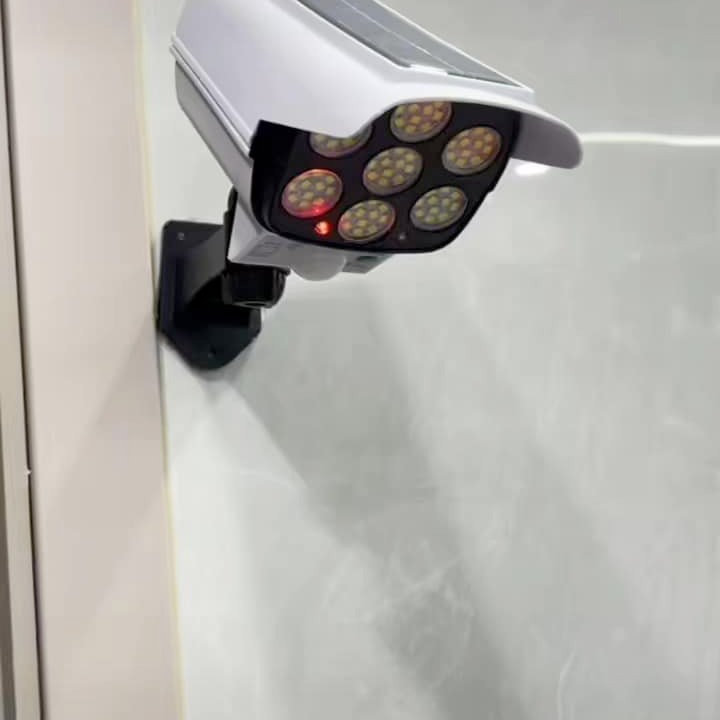 Đèn Led Năng Lượng Mặt Trời - Đèn Led G'iả Camera Có Điều Khiển