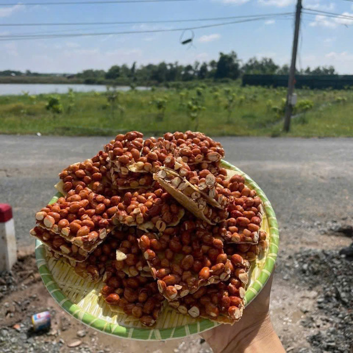 Alternative view of Kẹo Đậu Phộng Giòn Rụm Rụm Bánh Phồng Mì Nướng