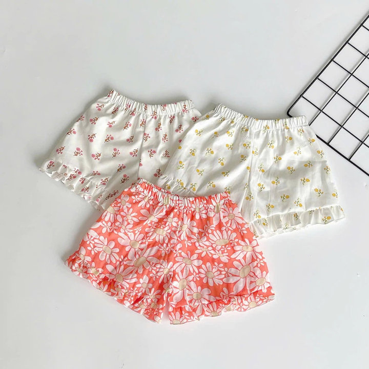 Alternative view of Quần Đùi Họa Tiết Hoa Viền Bèo Cho Bé Gái Sơ Sinh 1 2 3 4 Tuổi Từ 3-16kg Dành Cho Bé Gái