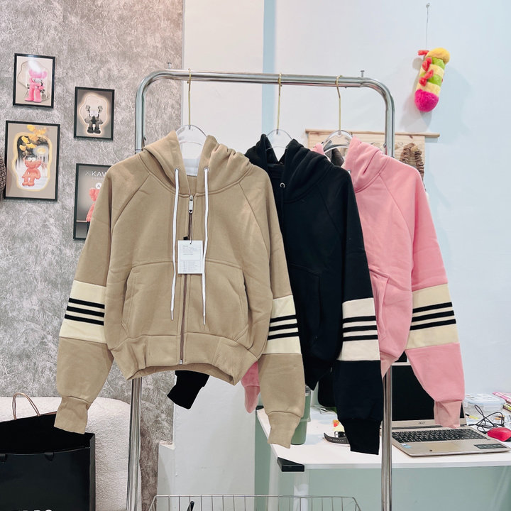 Alternative view of Áo Khoác Nỉ Nữ Croptop Có Nón Thiết Kế 3 Sọc Ngang Ở Tay - Htm Fashion