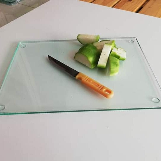 Alternative view of Thớt Kính Cường Lực Hda 33x23cm Dày 12 Ly Loại Cao Cấp Tiện Lợi