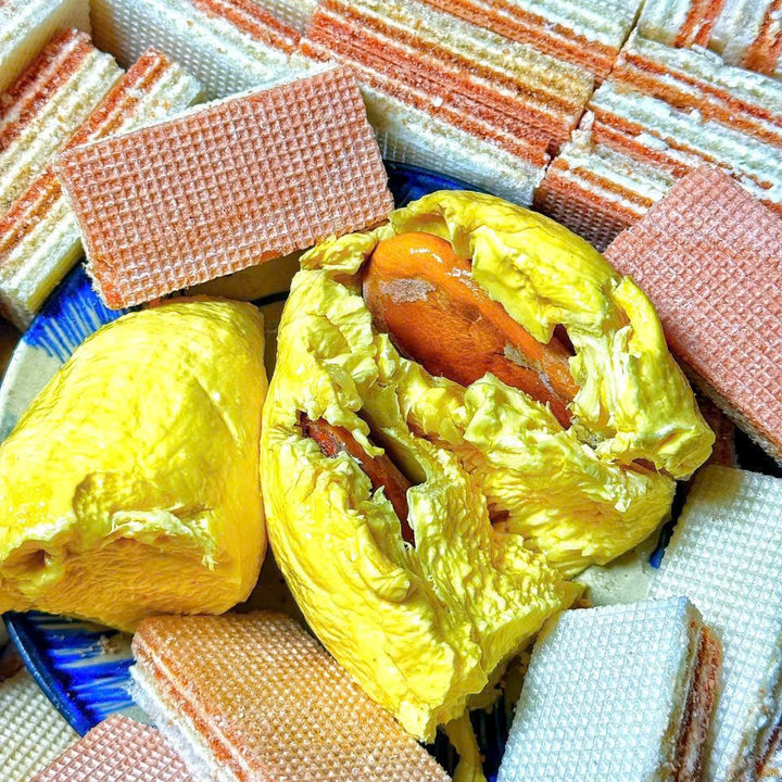 Bánh Xốp Sầu Riêng Tươi – Món Ăn Vặt Của Ký Ức 500g - Winnie House