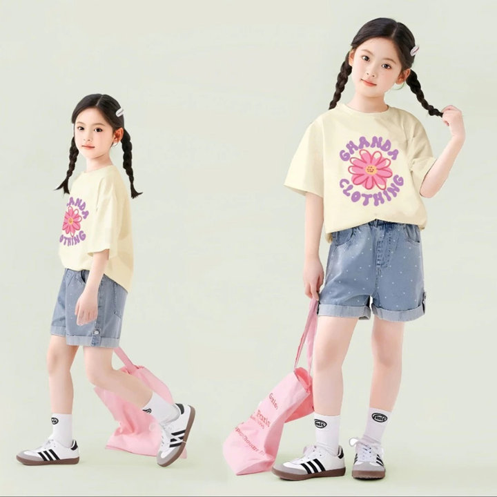 Set Đồ Bé Gái Áo In Hoa Dễ Thương Kèm Quần Jean Short Chấm Bi Thời Trang Từ 12-45kg Dành Cho Bé Gái