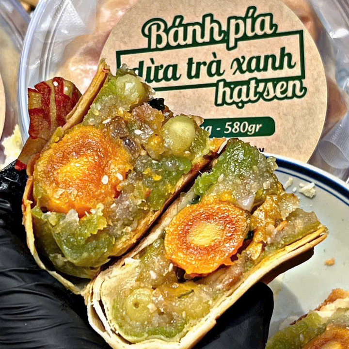 Alternative view of Bánh Pía Dừa Trà Xanh Hạt Sen Tinh Hoa Truyền Thống Kết Hợp Hiện Đại 600g - Winnie House