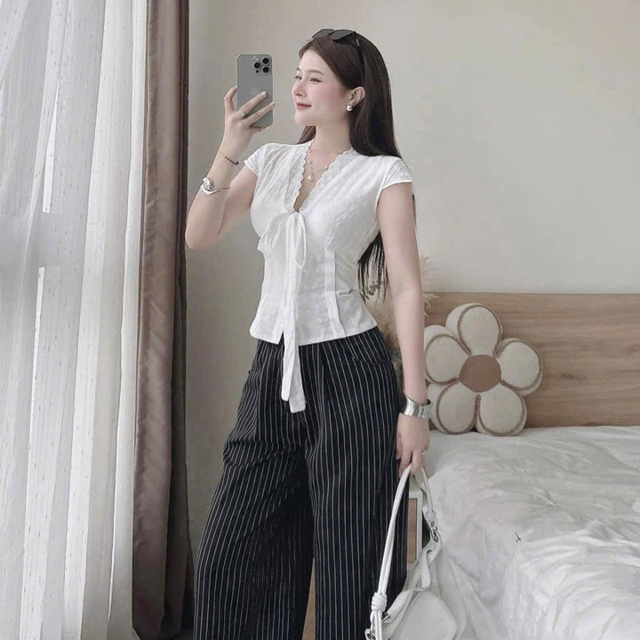 Alternative view of Set Áo Phối Ren Nơ Xinh Mix Quần Sọc Ống Suông Bt132fe