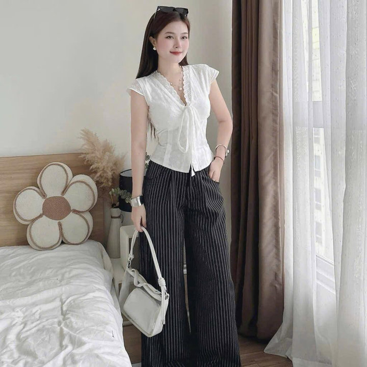 Set Áo Phối Ren Nơ Xinh Mix Quần Sọc Ống Suông Bt132fe