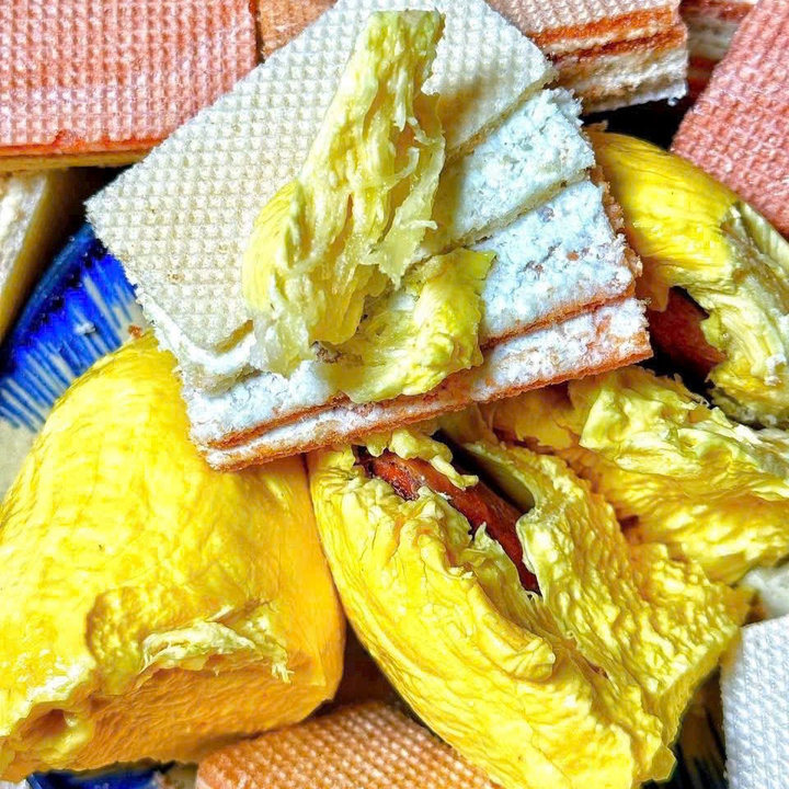 Alternative view of Bánh Xốp Kem Sầu Riêng, Hương Vị Tuổi Thơ 500g - Winnie House