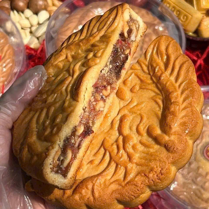 Bánh Trung Thu Chay – Vị Ngon Thanh Tịnh, Quà Biếu Cao Cấp 580g - Winnie House