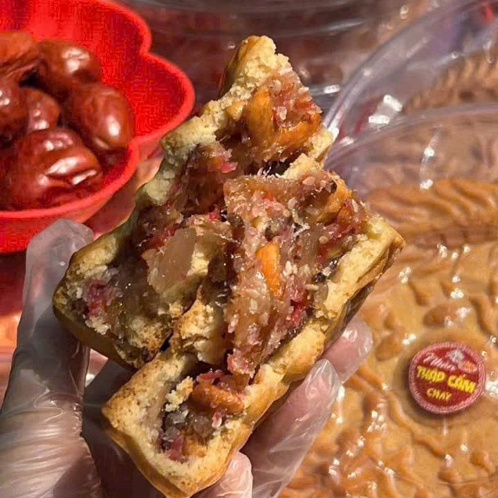 Alternative view of Bánh Trung Thu Chay – Vị Ngon Thanh Tịnh, Quà Biếu Cao Cấp 580g - Winnie House
