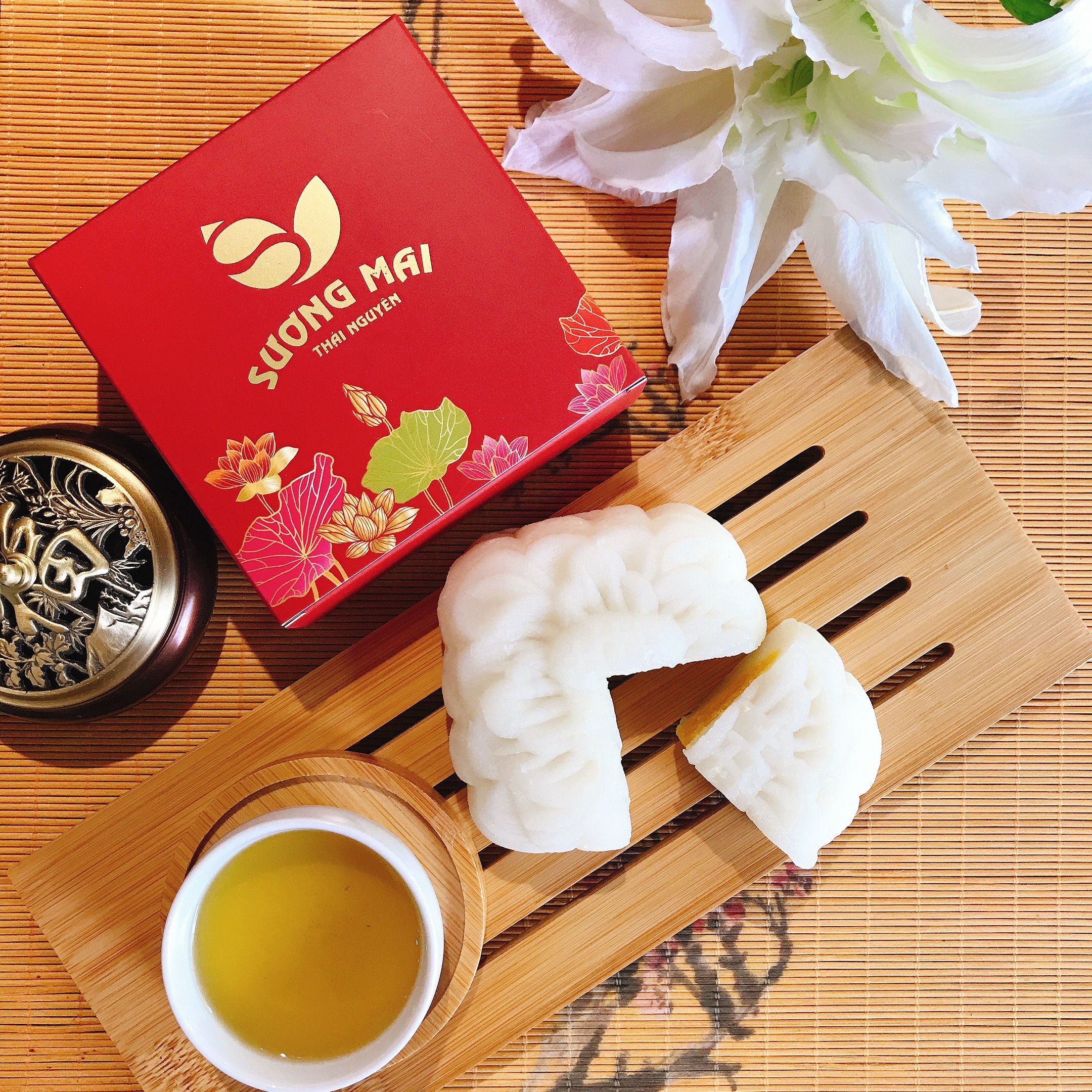 Bánh Trung Thu Truyền Thống, Bánh Dẻo 200g - Sương Mai