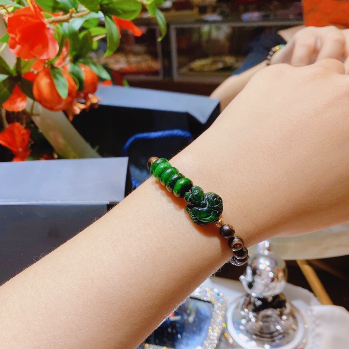 Vòng Tay Trầm Hương Sánh Chìm Thiên Nhiên Phối Hồ Ly , Ngũ Điếu Ngọc Cẩm Thạch Thiên Nhiên Bi Vàng Tây 10kara - Thắng Giang