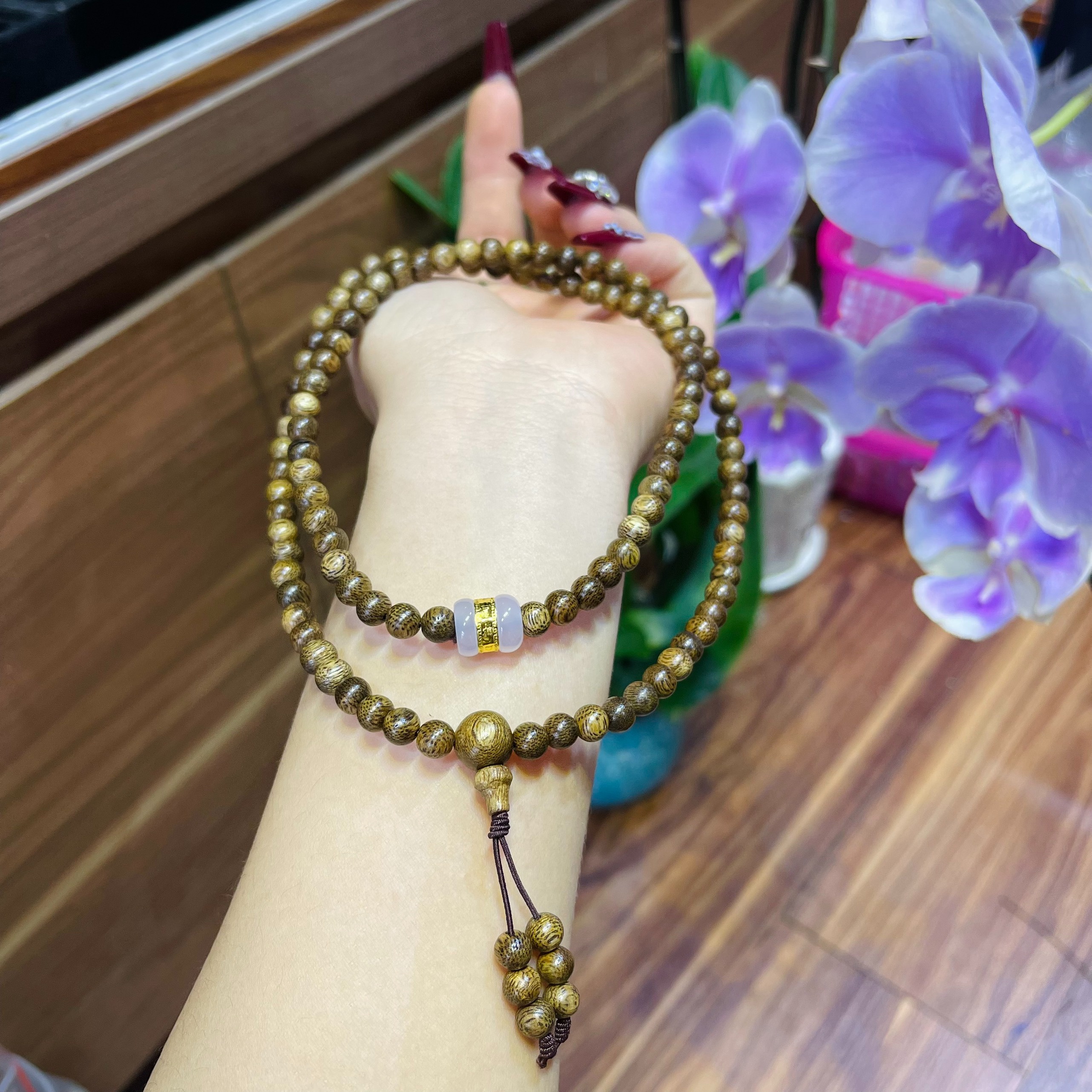 Vòng Tay Trầm Hương Phối Lu Thống Ngọc Giác Vàng - Thắng Giang