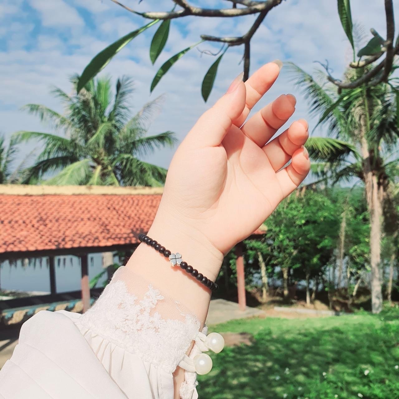 Vòng Tay Trầm Hương Tốc Phối Charm Cỏ Bốn Lá Bạc Ta Chuẩn - Thắng Giang