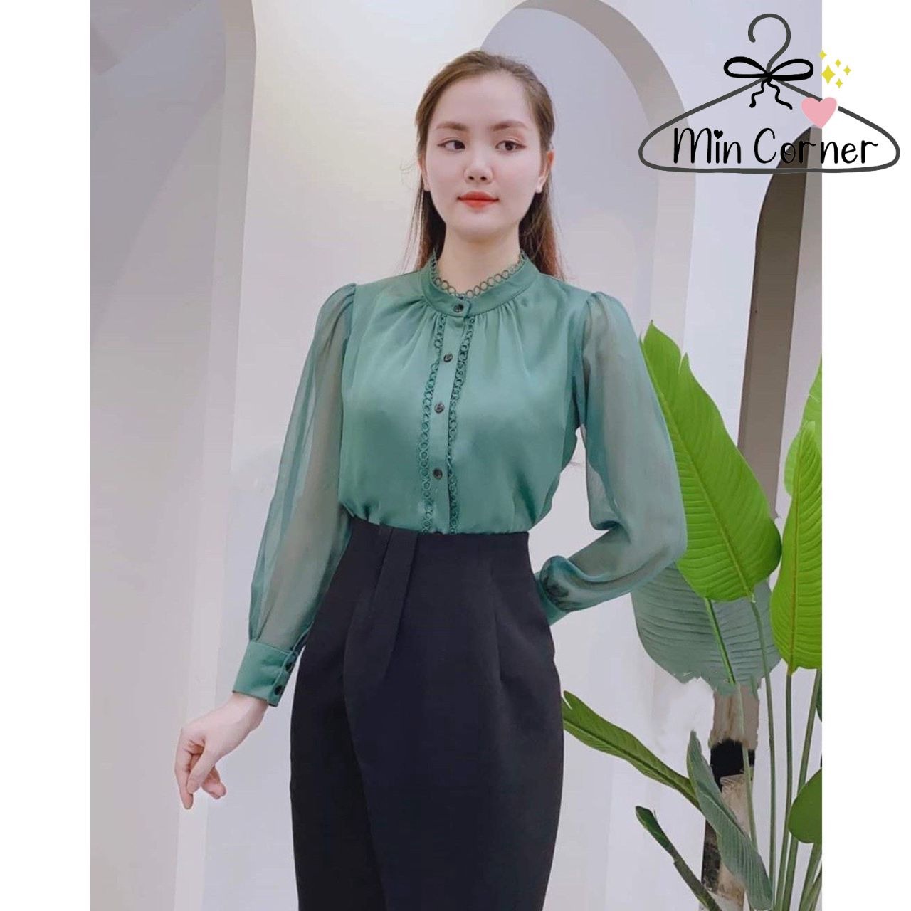 Áo Sơ Mi Nữ Màu Xanh Tay Dài Phối Viền Ren Ms46 - Min Corner
