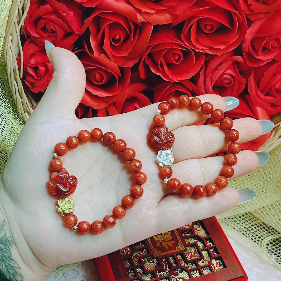 Vòng Tay Hồ Ly Ngọc Cẩm Thạch Huyết Thiên Nhiên Phối Hoa Sen Bạc Ta - Thắng Giang