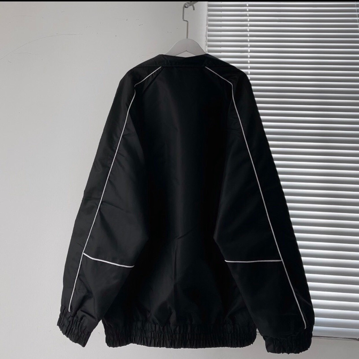 Alternative view of Áo Khoác Nam Nữ Unisex, Vải Dù Form Rộng Thoáng Mát Thời Trang - Htm Fashion