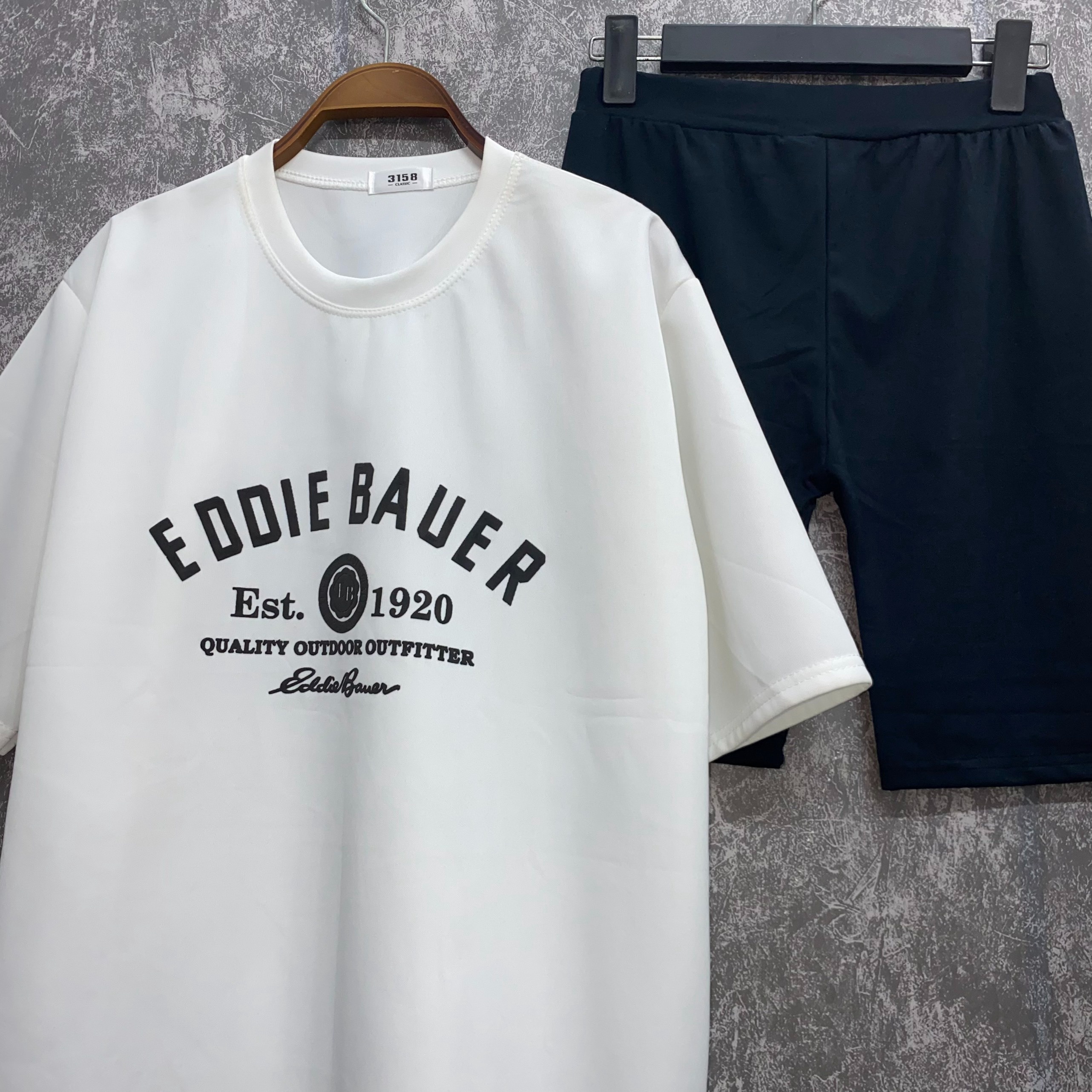 Alternative view of Set Quần Áo Nữ Áo Thun Eddie Bauer + Quần Legging Đùi