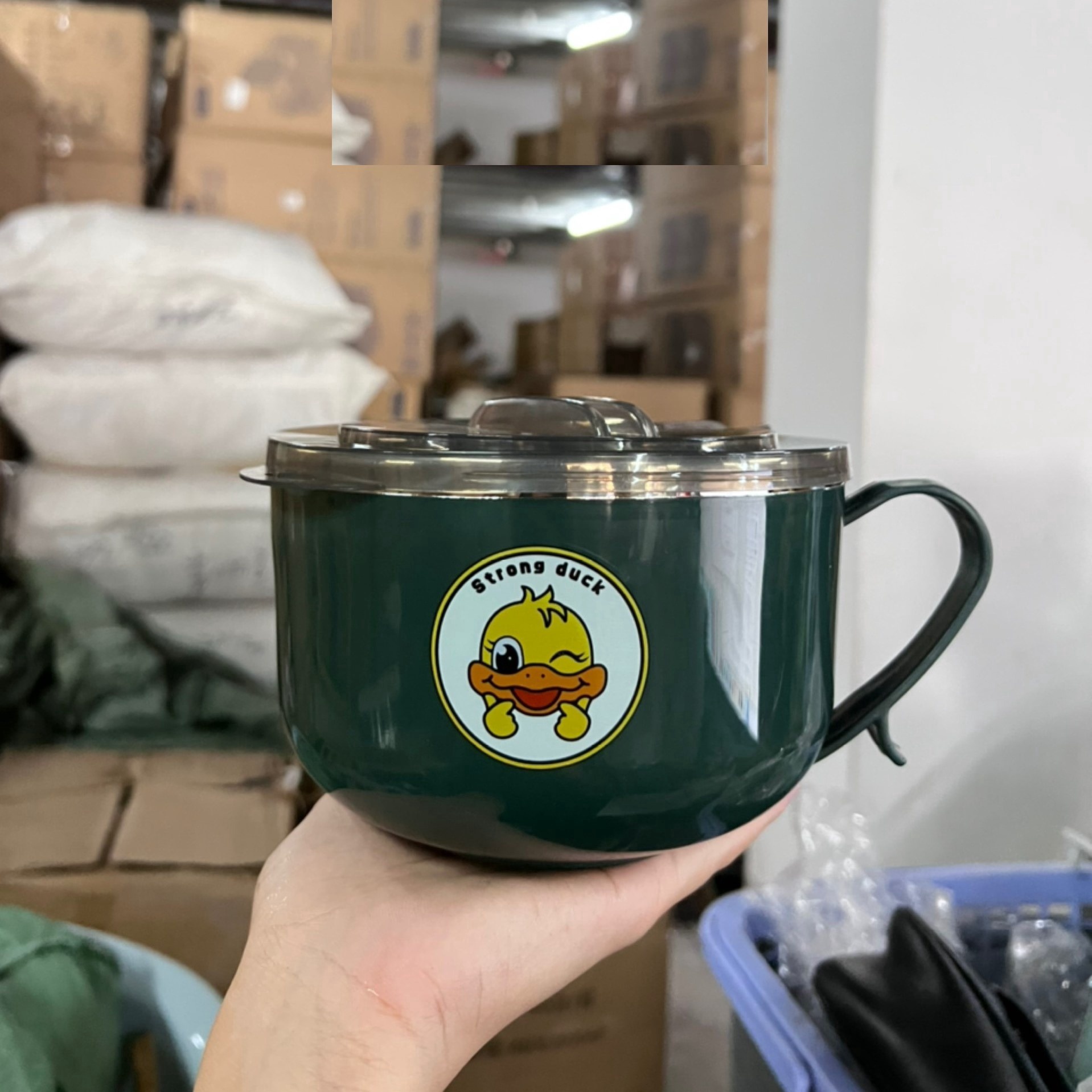 Alternative view of Ca Mì Inox Màu Ngẫu Nhiên Có Nắp Chống Đổ - Gdn
