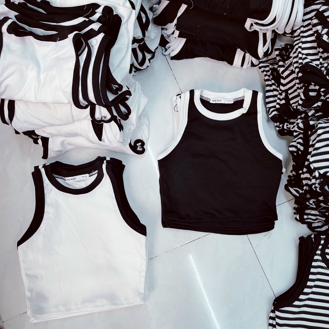 Alternative view of Áo Thun Ba Lỗ Gân Tăm Dáng Croptop Cá Tính - Lê Phương Boutique