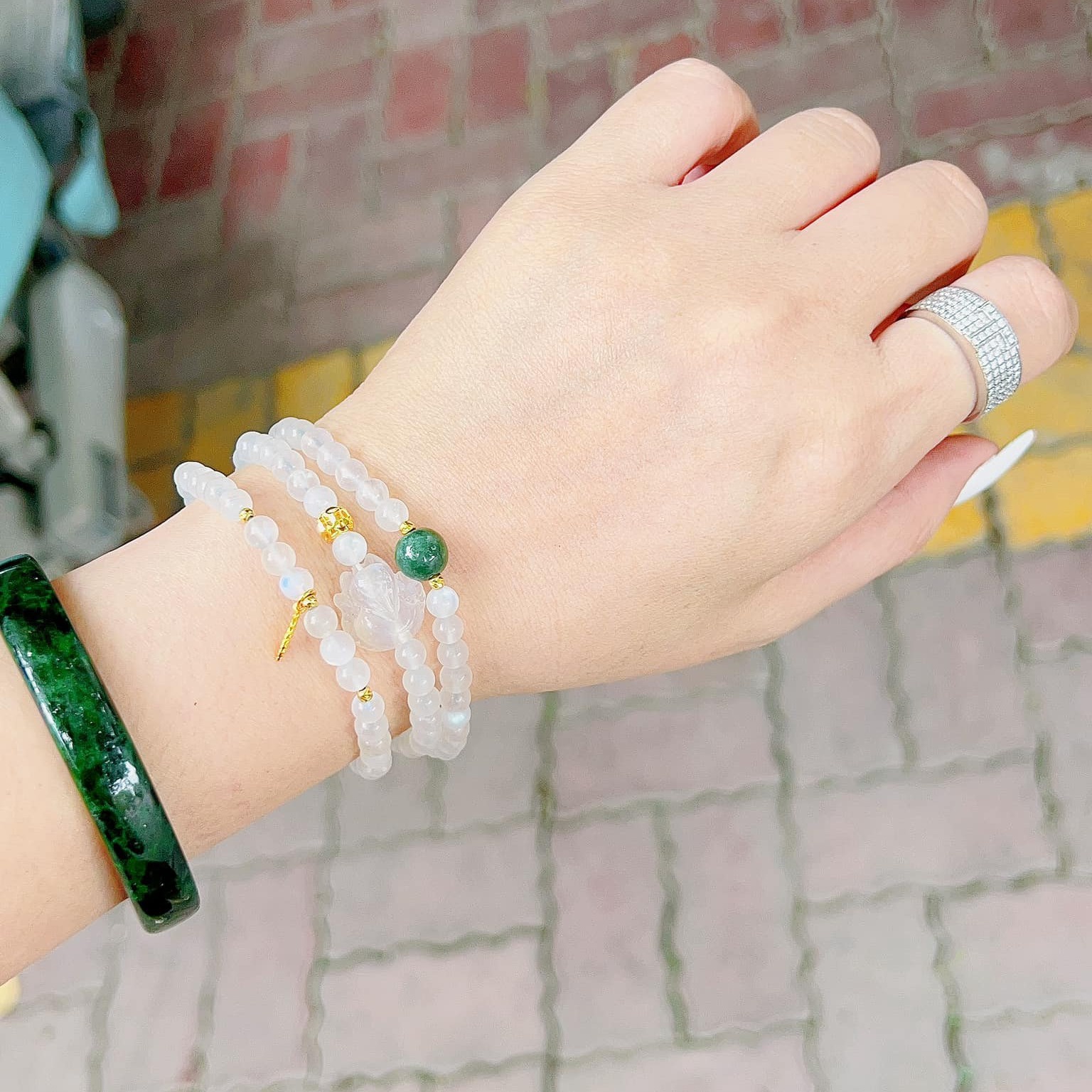Alternative view of Vòng Tay Hồ Ly Đá Moonstone Mặt Trăng Charm Vàng - Thắng Giang