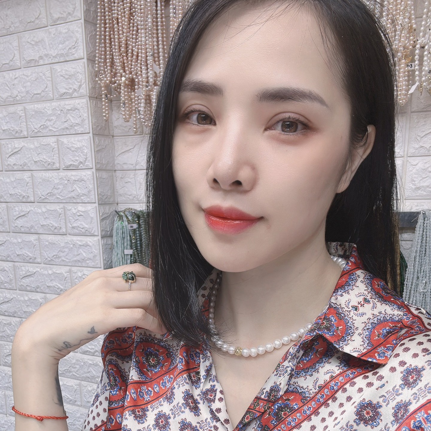 Alternative view of Vòng Cổ Ngọc Trai Nuôi Thiên Nhiên Phối Charm Bi Xi Vàng - Thắng Giang