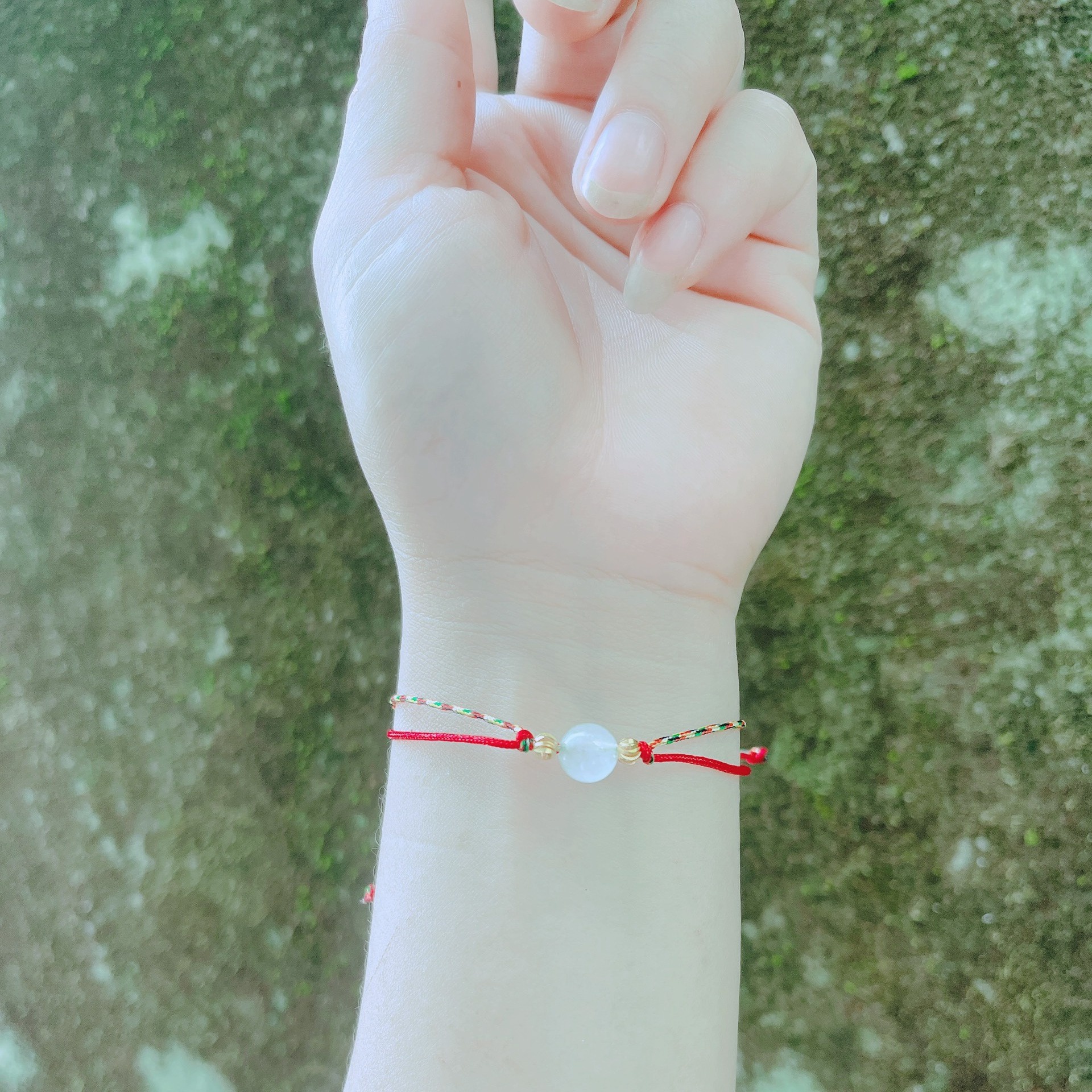 Alternative view of Vòng Tay Chỉ Ngũ Sắc May Mắn Tết Hạt Ngộc Trắng Được Gia Hộ Trì Trú - Thắng Giang