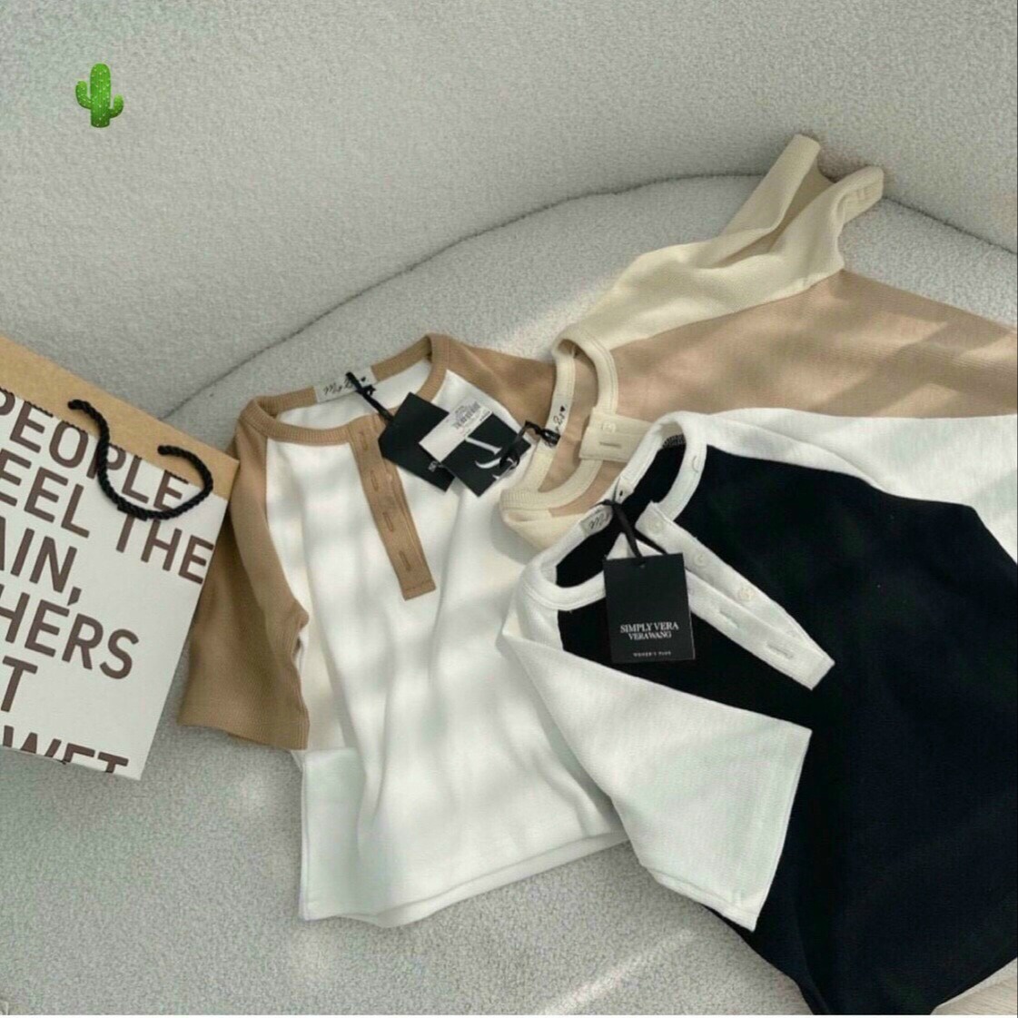 Áo Thun Nữ Croptop Cổ Tròn Tay Ngắn Phối Màu Cổ Đơm Nút - Ausa House