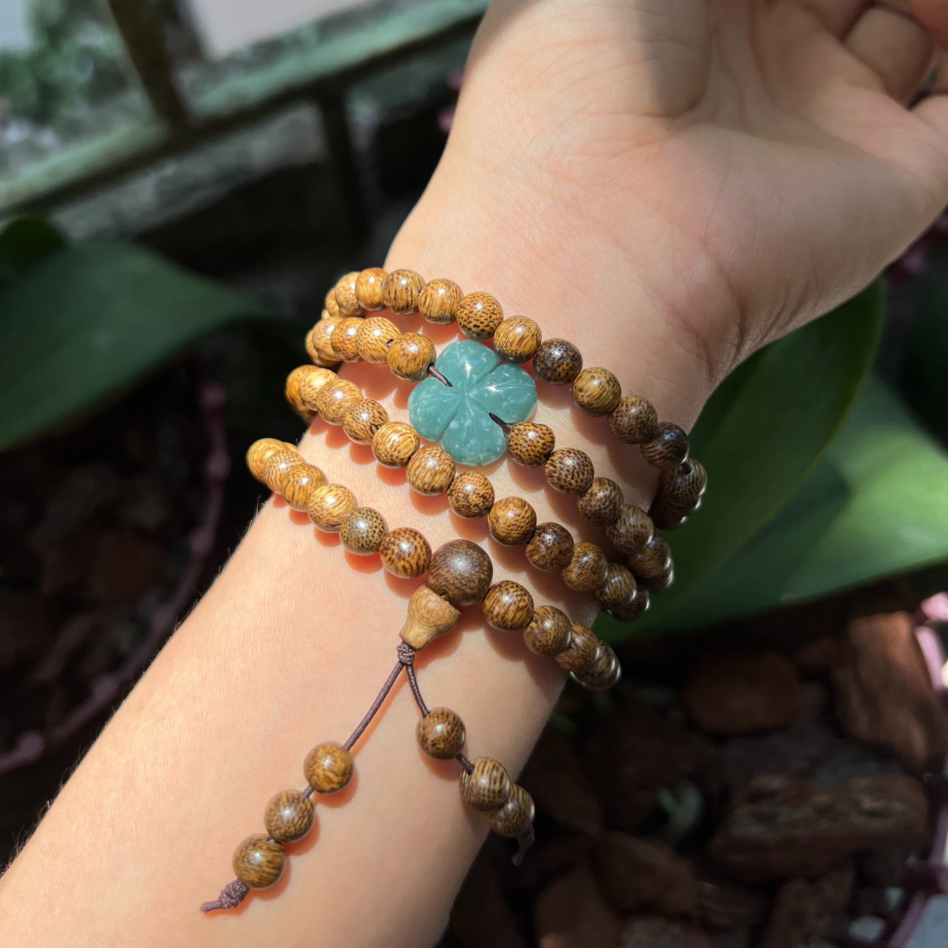 Vòng Tay Trầm Hương Tốc Phối Cỏ Bốn Lá Ngọc Lam Thiên Nhiên - Thắng Giang