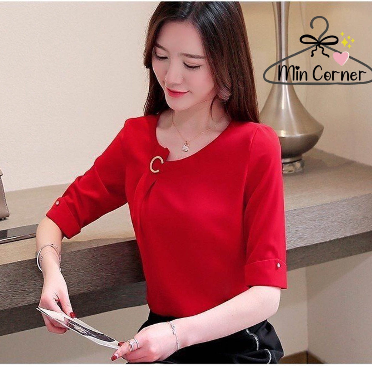 Alternative view of Áo Kiểu Tay Lỡ Cổ Đính Phụ Kiện Chữ C Ms77 - Min Corner