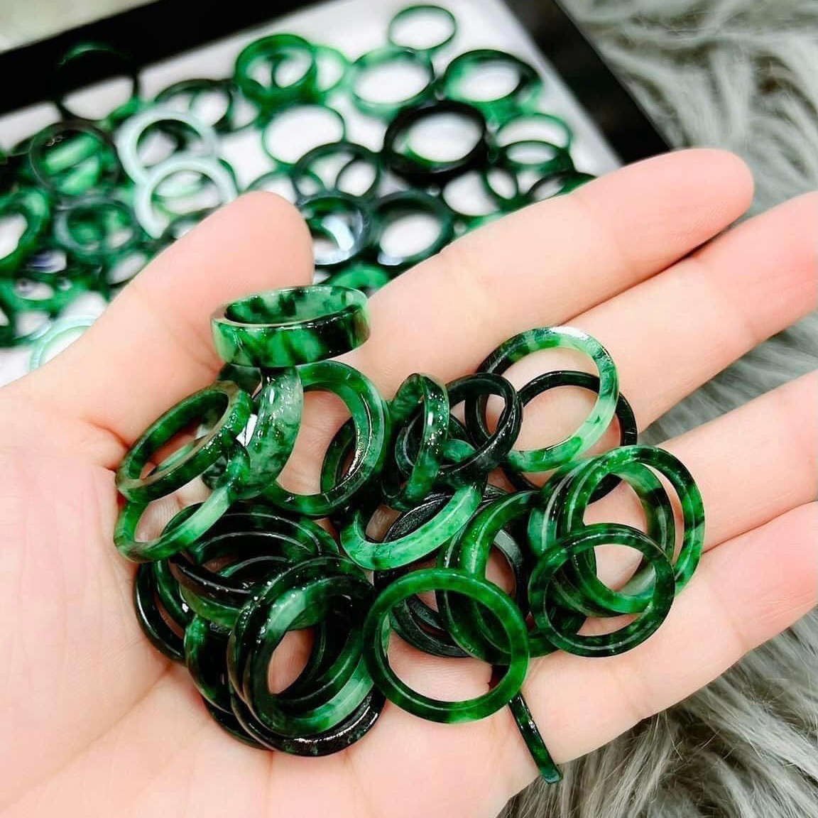 Nhẫn Ngọc Cẩm Thạch Sơn Thuỷ Thiên Nhiên Tuyp B - Thắng Giang